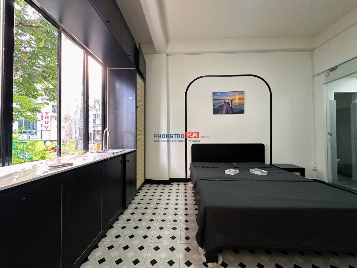 Cho thuê căn hộ studio 1 phòng ngủ CỬA SỔ LỚN Nguyễn Thiện Thuật Quận 3, gần ngã sáu Cộng Hòa.