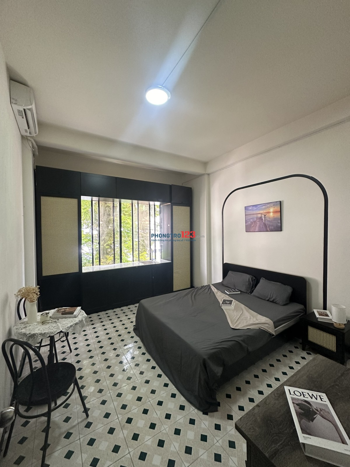Cho thuê căn hộ studio 1 phòng ngủ CỬA SỔ LỚN Nguyễn Thiện Thuật Quận 3, gần ngã sáu Cộng Hòa.
