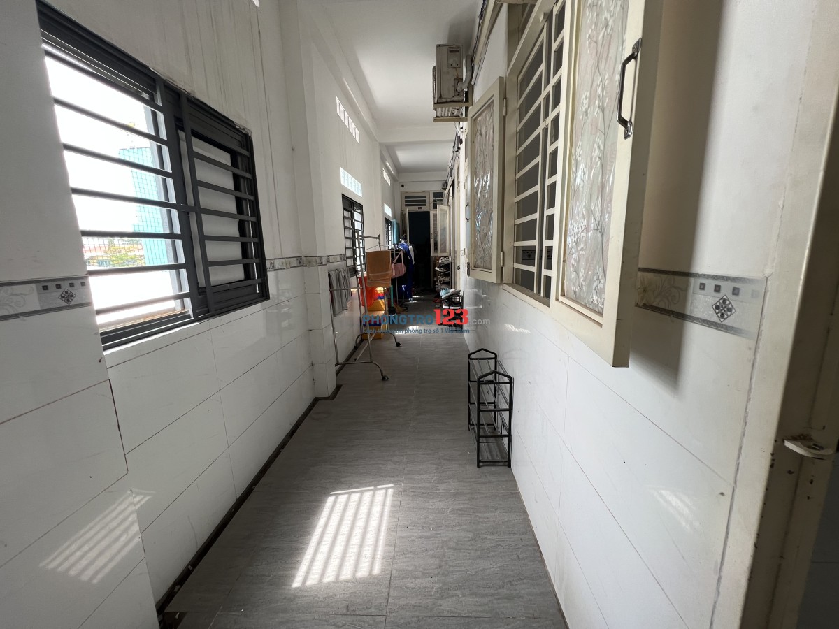 Phòng mới xây rộng 23m2 , gần KDT Vạn Phúc