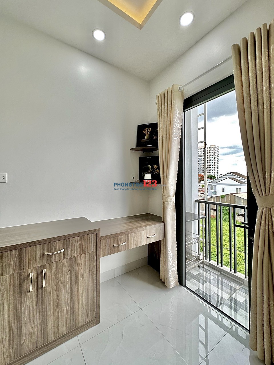 Căn hộ Studio Balcony Tách bếp Mới 100% - Chỉ tính điện - Free PDV - Gần Đầm Sen, ĐH Văn Hiến