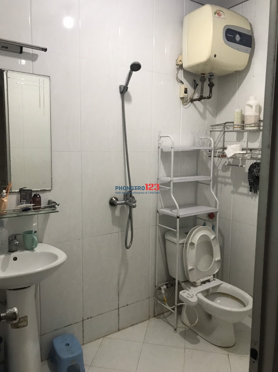 Cho thuê 1 phòng trống trong căn cc 3 ngủ 2 wc