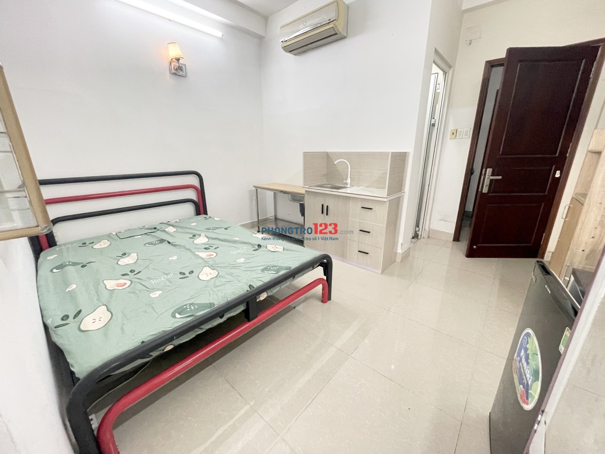 Phòng Ban Công 3tr gần Cây Xăng Âu Cơ Lũy Bán Bích