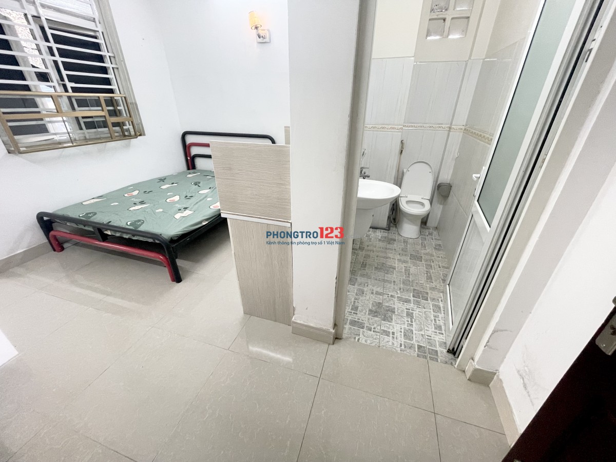 Phòng Ban Công 3tr gần Cây Xăng Âu Cơ Lũy Bán Bích
