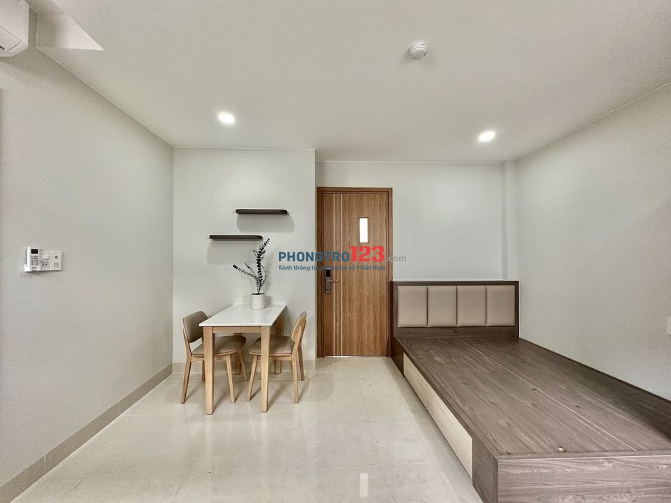 HOT HOT Phòng STUDIO Mới 30m2 Full Nội Thất, 3p tới ĐH UEH Q10, 5p tới Đh Sài Gòn