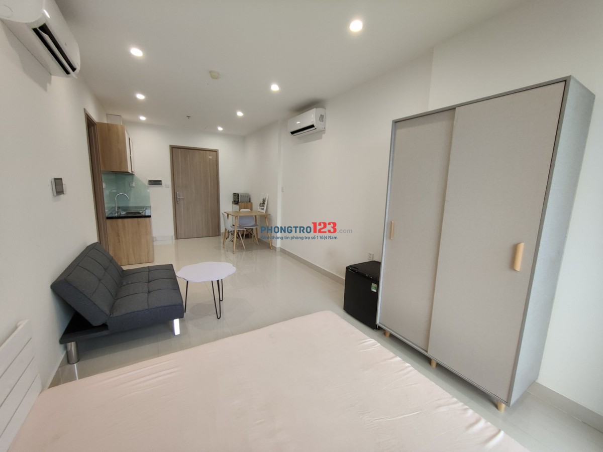 Mình cho thuê chung cư Vinhomes Quận 9, chỉ cần dọn đồ vào ở, full nội thất, tầng cao nhất, view đẹp