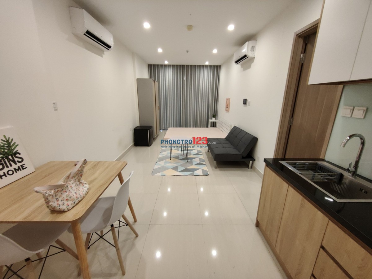 Mình cho thuê chung cư Vinhomes Quận 9, chỉ cần dọn đồ vào ở, full nội thất, tầng cao nhất, view đẹp