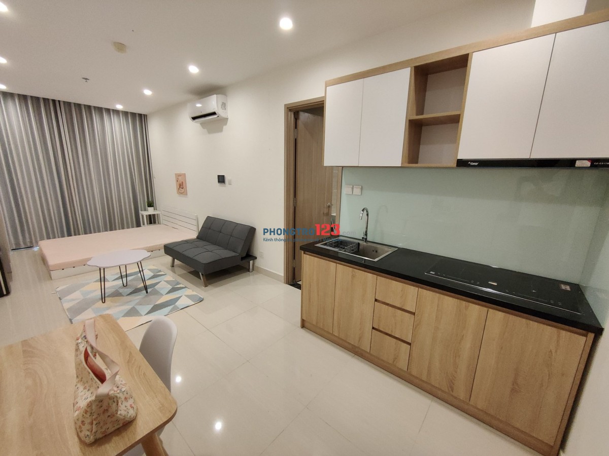 Mình cho thuê chung cư Vinhomes Quận 9, chỉ cần dọn đồ vào ở, full nội thất, tầng cao nhất, view đẹp