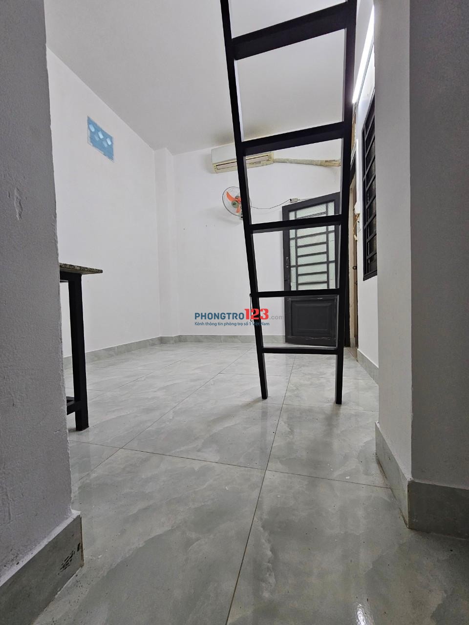 Trống phòng giá 3tr có quạt, máy lạnh, có gác tại Lê Đình Thám, Tân Phú