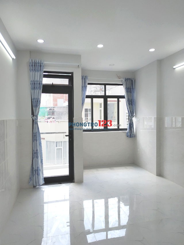 Cho nữ thuê Phòng trọ quận Bình Thạnh, 25m2 mới đẹp, ban công, cửa sổ, hẻm 7m. Giá rẻ nhất khu này.