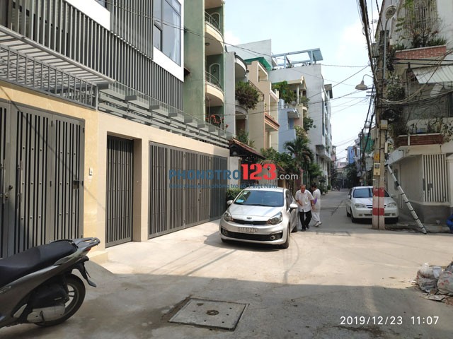 Cho nữ thuê Phòng trọ quận Bình Thạnh, 25m2 mới đẹp, ban công, cửa sổ, hẻm 7m. Giá rẻ nhất khu này.