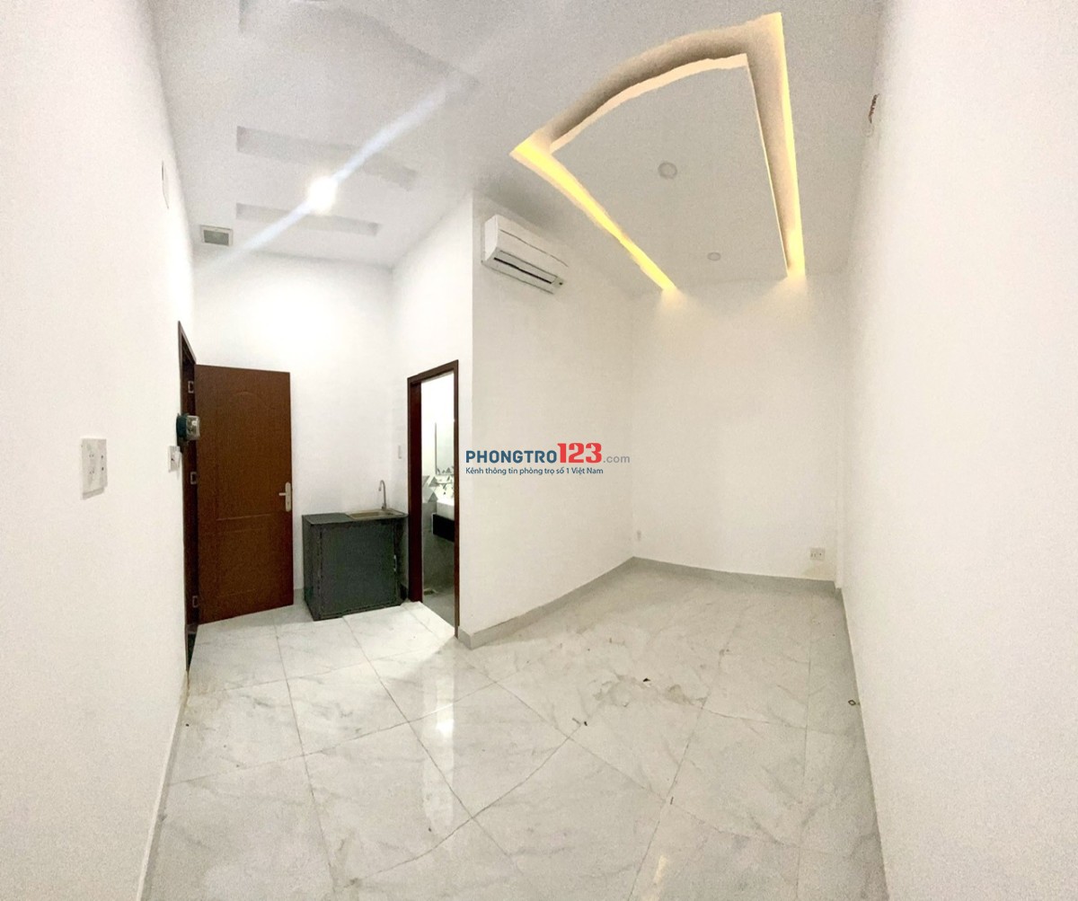 Cho Thuê CHDV Ngay BV Thủ Đức - 20m2 Có Máy Lạnh - Vân Tay Camera An Ninh