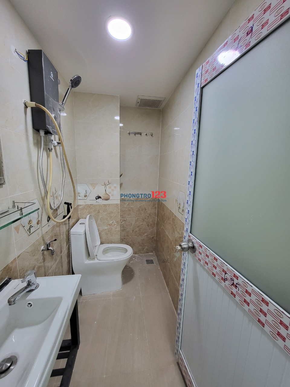 Cho thuê phòng trọ WC riêng, đủ tiện nghi, giờ giấc tự do từ 3tr -> 3,5tr/