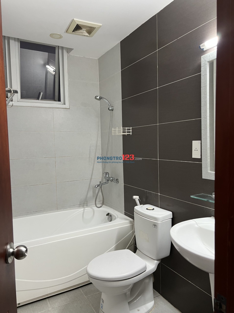 Cần cho thuê gấp căn hộ Ngọc Phương Nam Quận 8, Dt : 90 m2, 2PN, 2WC, Giá : 10.5 tr/th,