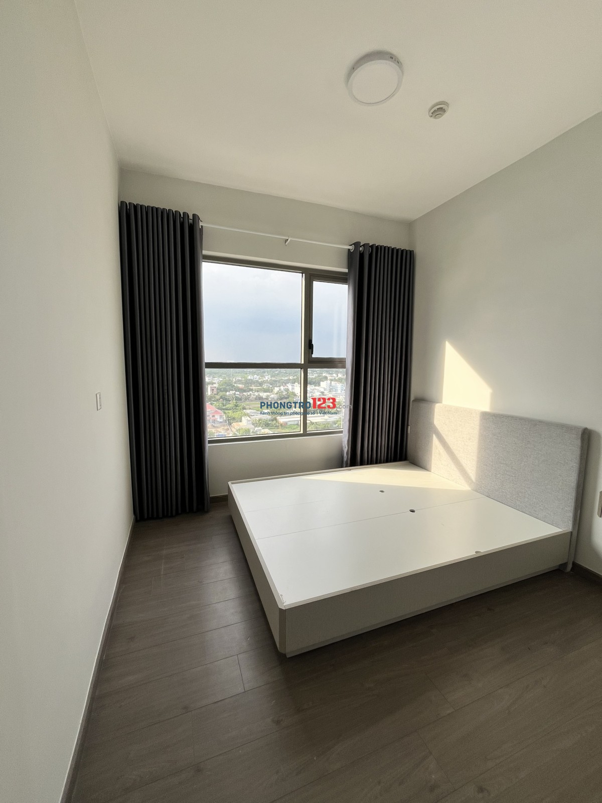 Cho Thuê Căn hộ 3PN 85m2 Giá 7tr5/tháng , Nội Thất Cơ Bản, Tầng Cao View Thoáng , Chung Cư WESTGATE