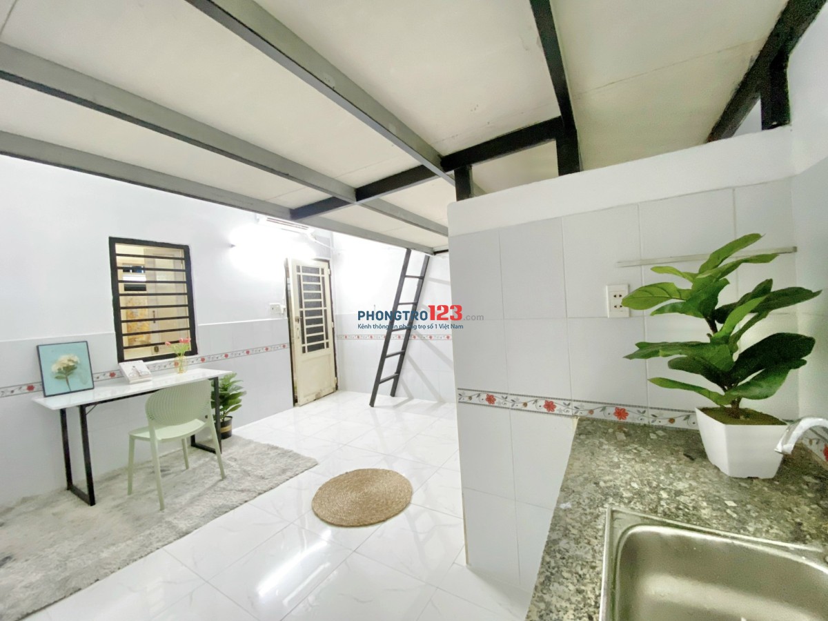 Cho Thuê Phòng Trọ Có Gác , Full Nội Thất, Rộng Gần Ngã Tư Bốn Xã