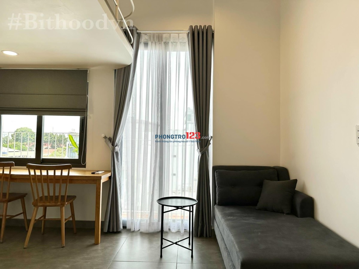 NGAY Đại học Hutech, Chính chủ Cho thuê, Ban công có gác + Full Nội thất