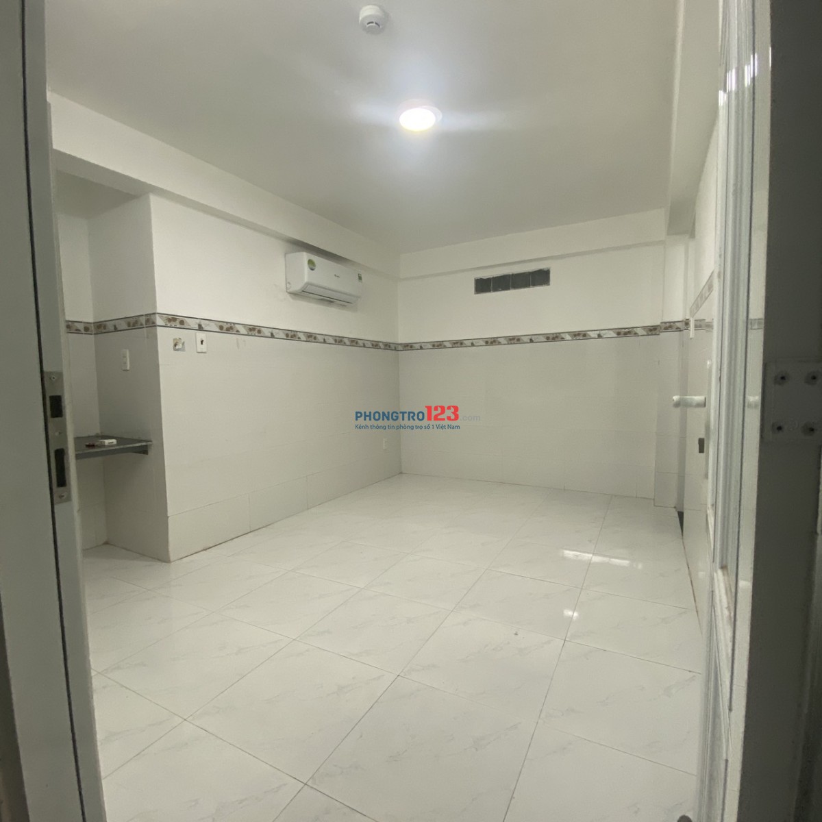 Cho Thuê Phòng Trọ Sinh Viên 30m2 , Gần Trường Học Viện Hàng Không