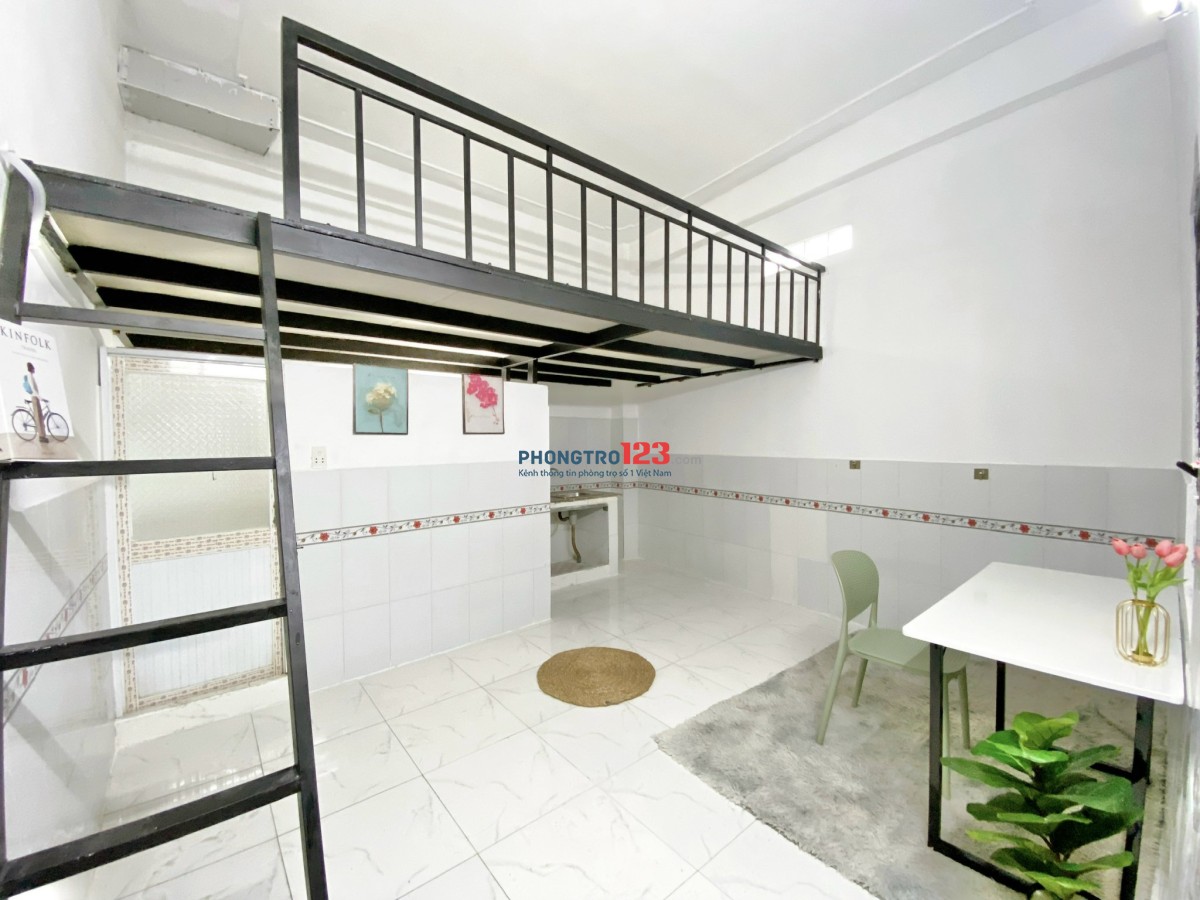 Cho Thuê Phòng Trọ Có Gác , Full Nội Thất, Rộng Gần Ngã Tư Bốn Xã