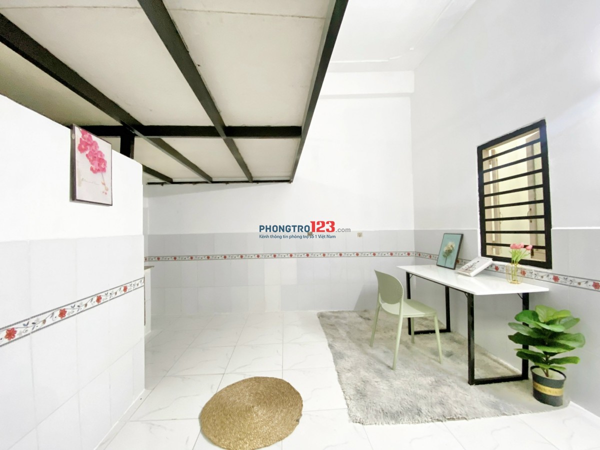 Cho Thuê Phòng Trọ Có Gác , Full Nội Thất, Rộng Gần Ngã Tư Bốn Xã