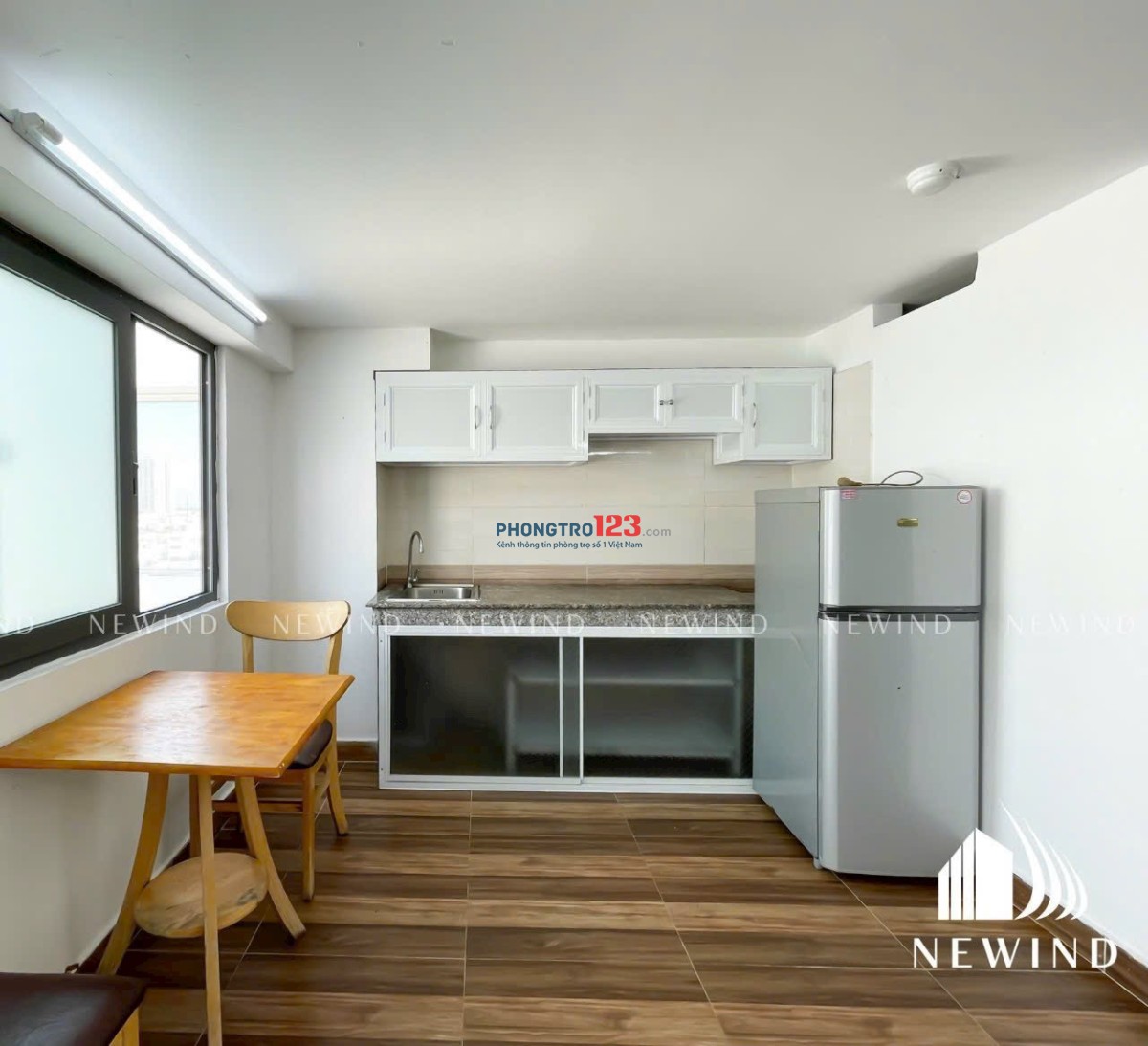 PENTHOUSE 2 Phòng Ngủ 70m2, sân vườn riêng đường Huỳnh Tấn Phát gần cầu Phú Mỹ, KCX Tân Thuận