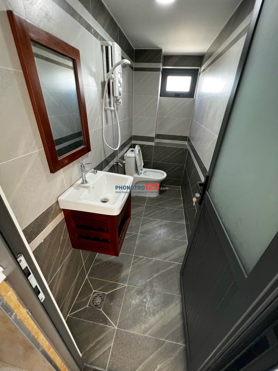 SIÊU PHẨM CĂN HỘ MỚI TINH TƯƠM, Nội Thất Gỗ cao cấp + Gác lửng, Thang máy