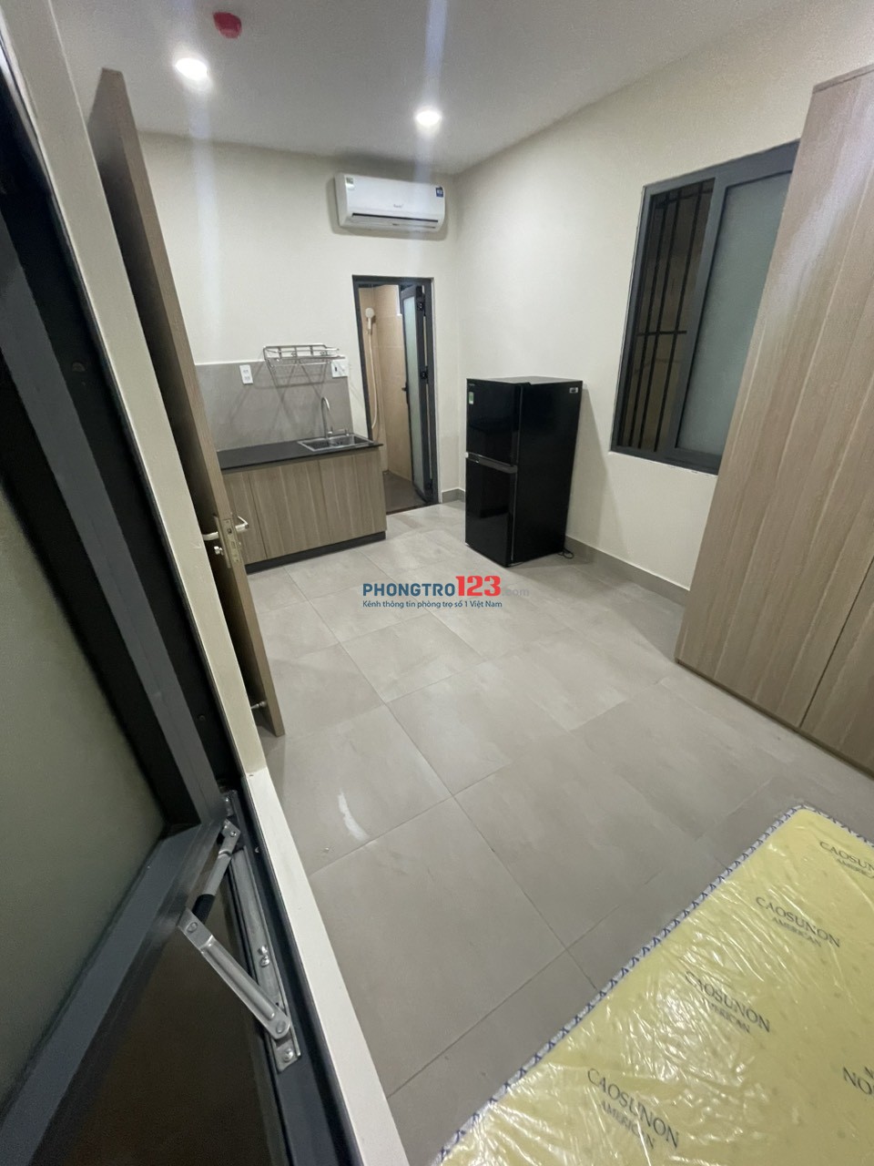Phòng Ngay Cầu Kinh Thanh đa- Full nội thất - Trống Sẵn