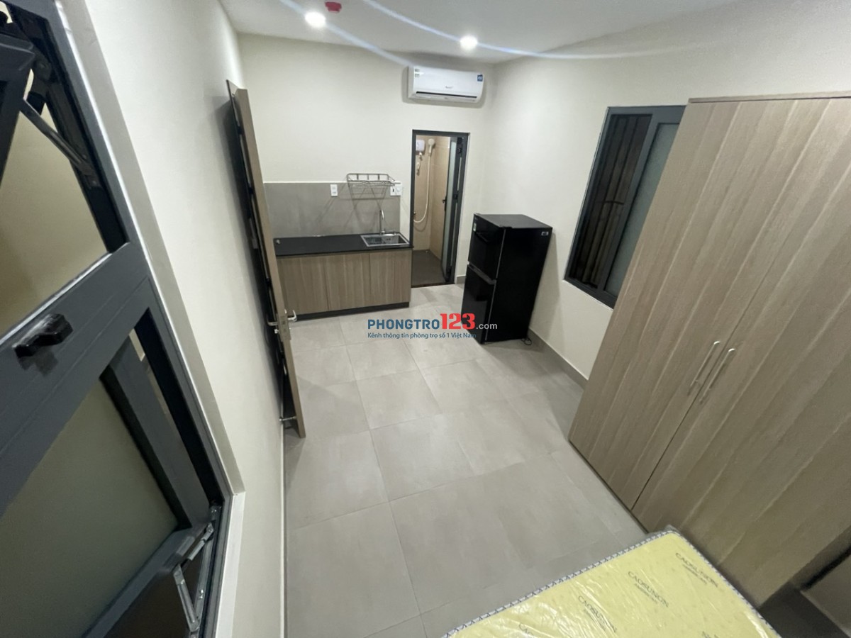 Phòng Ngay Cầu Kinh Thanh đa- Full nội thất - Trống Sẵn