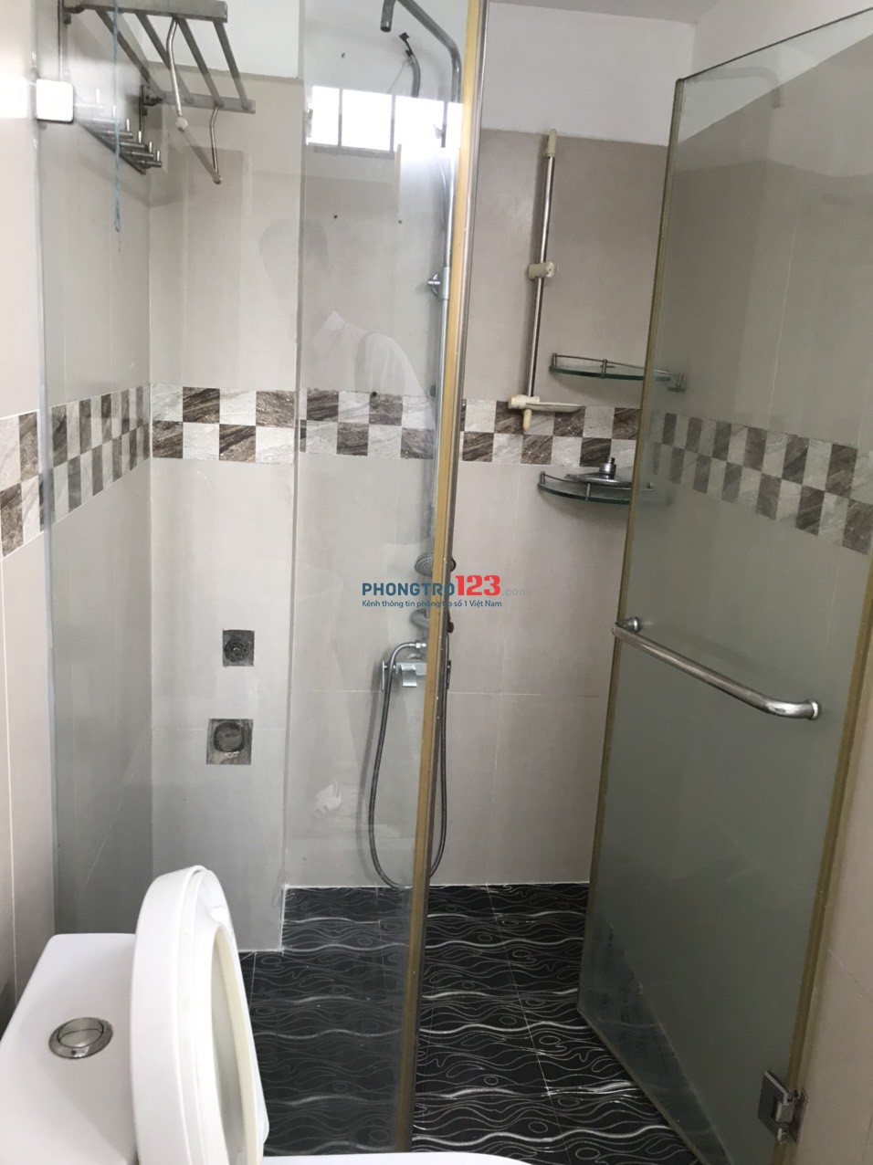 Cho thuê phòng penthouse cao cấp full nội thất có ban công ở Huỳnh Tấn Phát