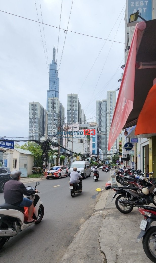 Phòng full nội thất- ban công rộng rãi view Landmark81