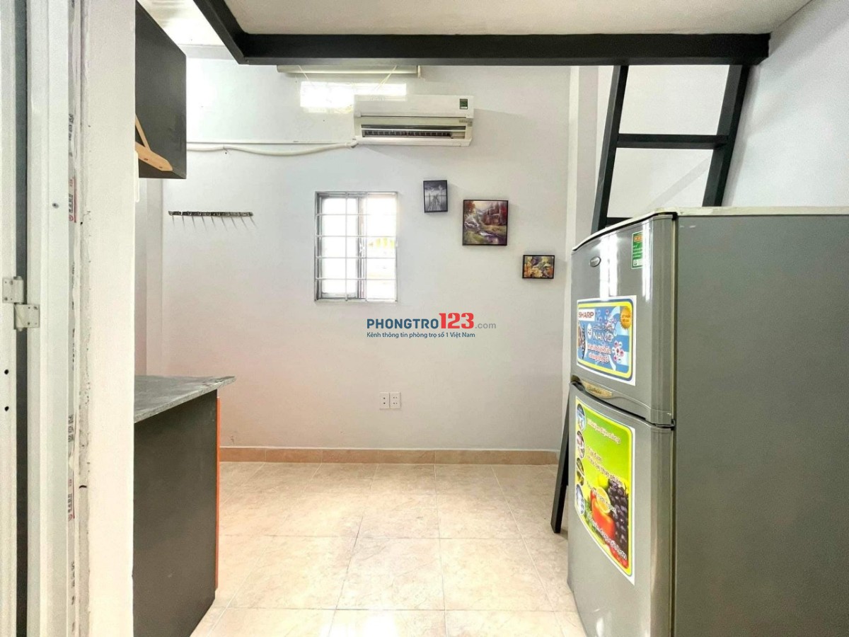 Duplex mới full nội thất cửa sổ trời thoáng mát gần khu Phan Xích Long