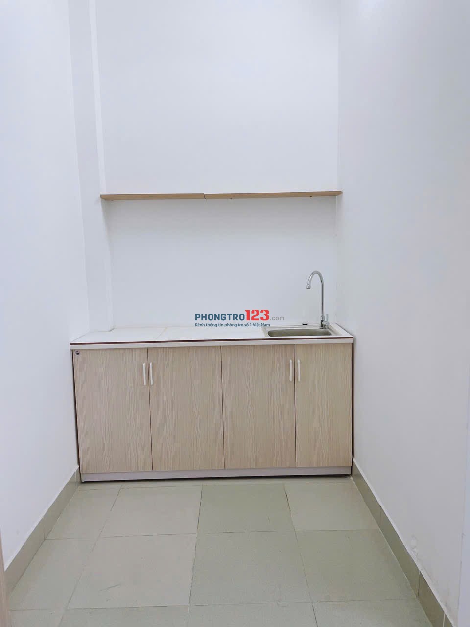 Cho Thuê Phòng Duplex Cửa Sổ Lớn Có Máy Giặt Riêng Giá Rẻ ở được 4 người. Ở đường CMT8