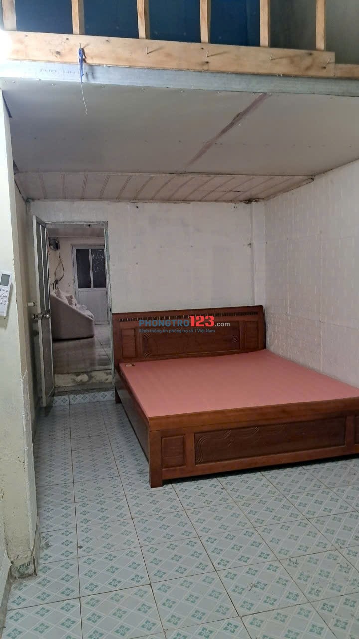 Cho thuê nhà trọ 50m2. Điện nước riêng, có chỗ để xe máy, có gác xép, giường tủ đầy đủ