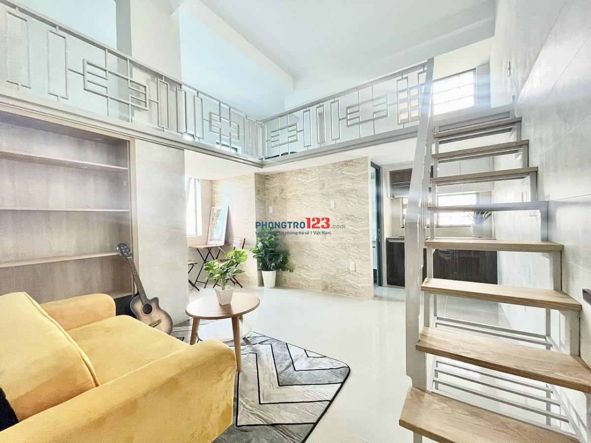 TRỐNG SẴN NHIỀU DUPLEX BAN CÔNG CỬA SỔ LỚN FULL NỘI THẤT TẠI QUẬN 7