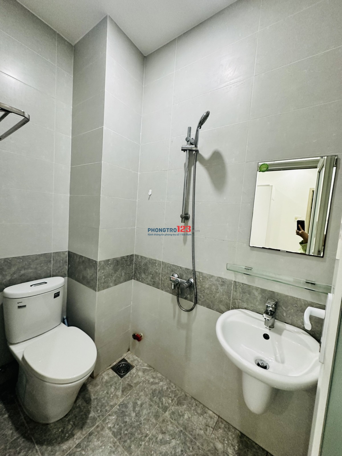Cho Thuê Phòng Q Bình Thạnh.fuff nội thất cao cấp.mới keng 100% tolet riêng ban công.4tr3