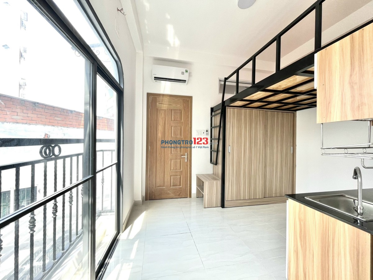 Căn Duplex Full nội thất mới tinh 30m2 có cửa sổ siêu to gần BXMĐ cũ, tiện đi các đh GTVT, HUTECH,…