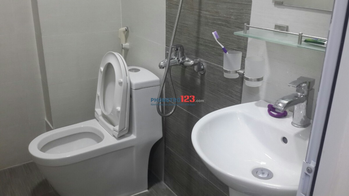 Cho thuê phòng ở 30m2, tầng 6, thoáng mát, Nguyễn Khánh Toàn, Cầu Giấy, Hà Nội, giá 4,5 trđ/tháng