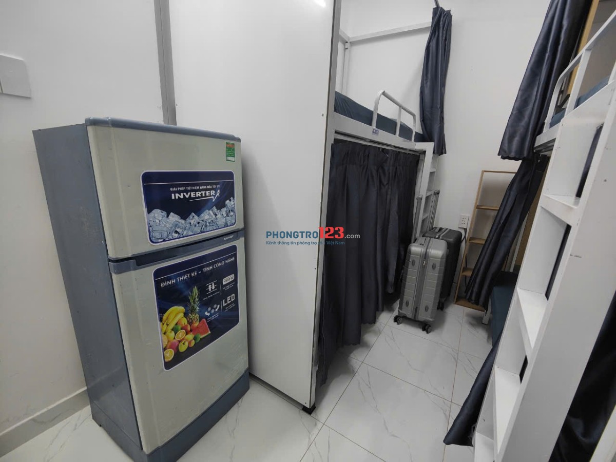 ĐỐI DIỆN VINCOM THỦ ĐỨC, KTX NỮ PHÒNG 4 BẠN - ĐẦY ĐỦ TIỆN NGHI, CÓ BẾP RIÊNG