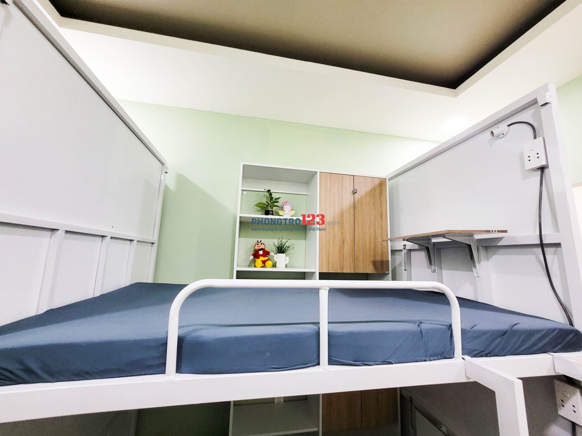 PHÒNG 4 BẠN KTX NỮ MỚI XÂY NGAY ĐH KIẾN TRÚC, SPKT, NGÂN HÀNG