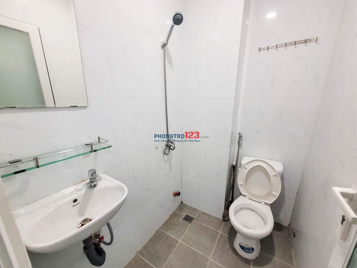 ĐỐI DIỆN VINCOM THỦ ĐỨC, KTX NỮ PHÒNG 4 BẠN - ĐẦY ĐỦ TIỆN NGHI, CÓ BẾP RIÊNG