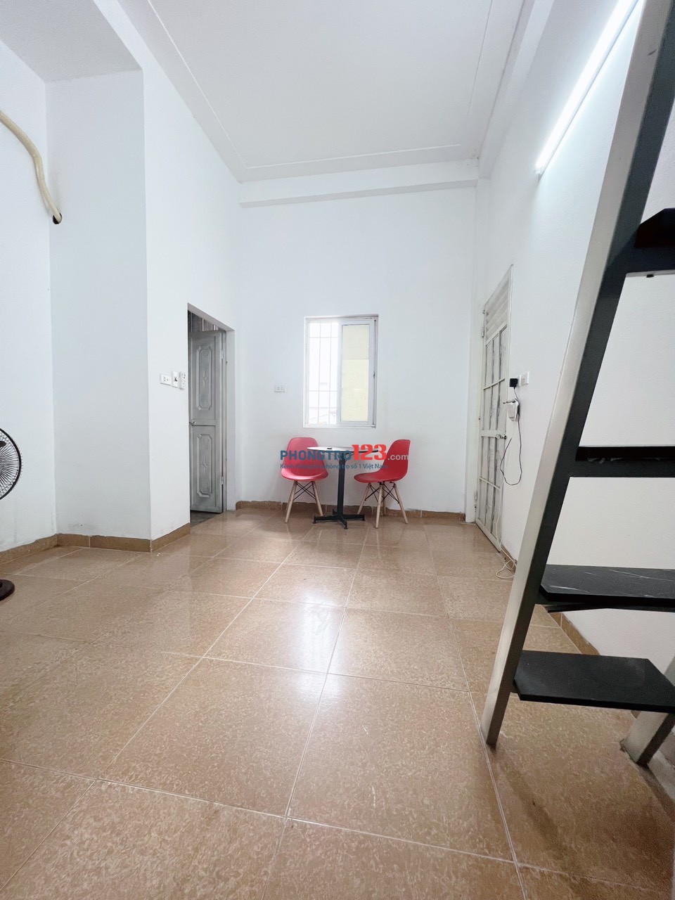 Cho thuê phòng CCMN Full đồ, Ban công, Thang máy ngay 300 Nguyễn Xiển, Thanh Xuân gần ECogreen