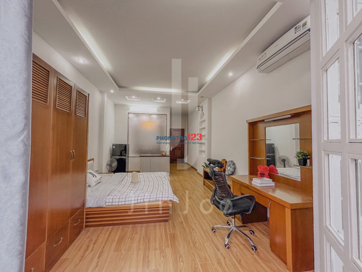 Cho thuê căn Studio ban công Full NT Cạnh đường LVB và NTT Sạch Sẽ Thoáng Mát