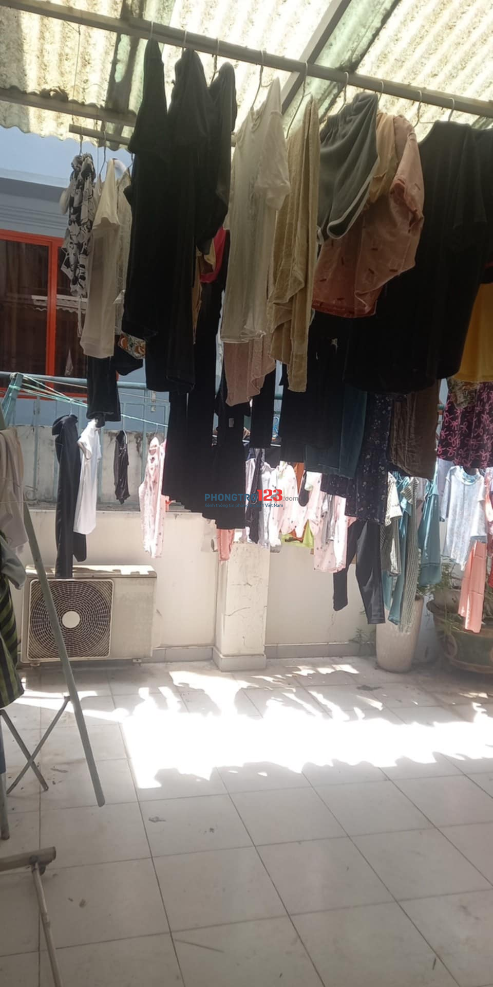 Tuyển gấp 2 bạn nữ ở ghép dễ thương hiền lành 1.5tr 1 bạn để share bớt tiền phòng. Lh 0966811375