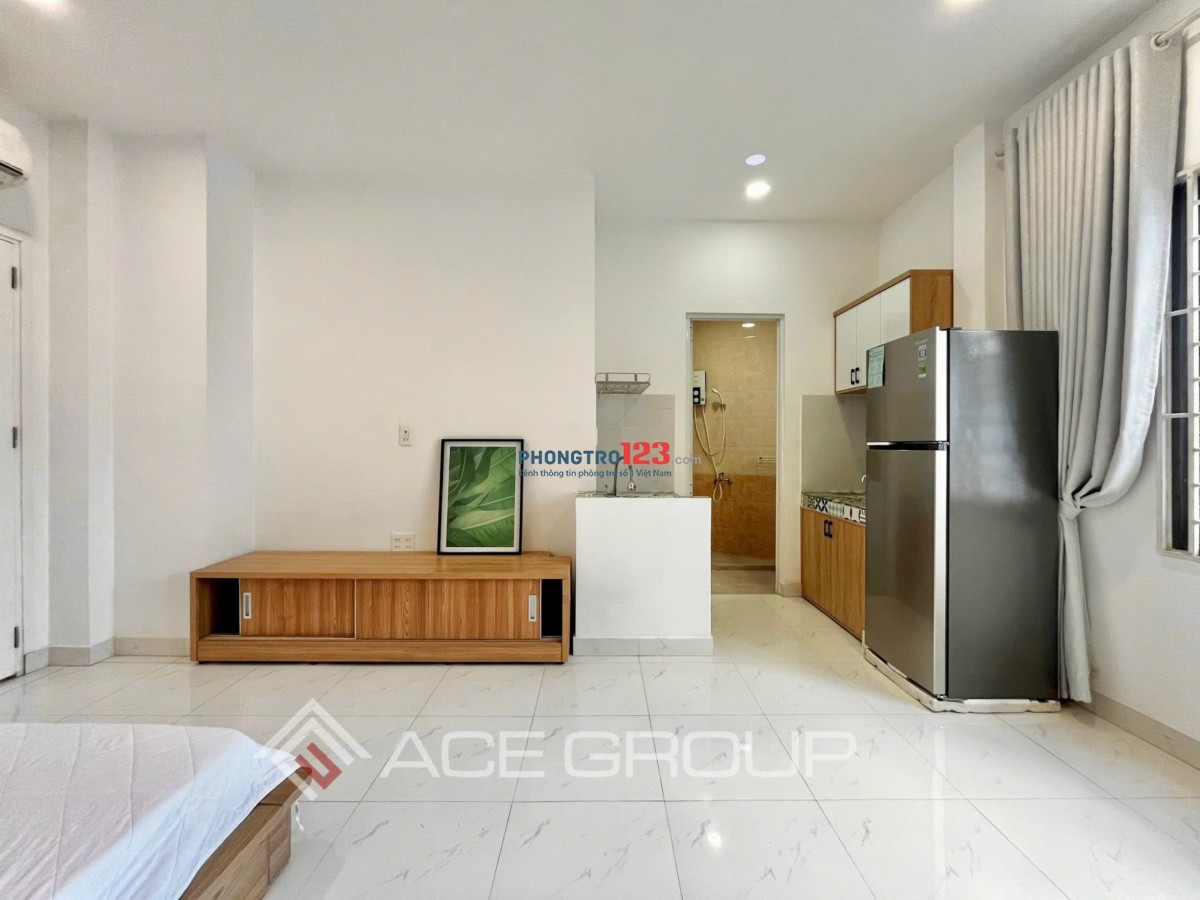 Cho thuê phòng cửa sổ lớn, tách bếp full nội thất giá rẻ gần Ngã Tư Bốn Xã
