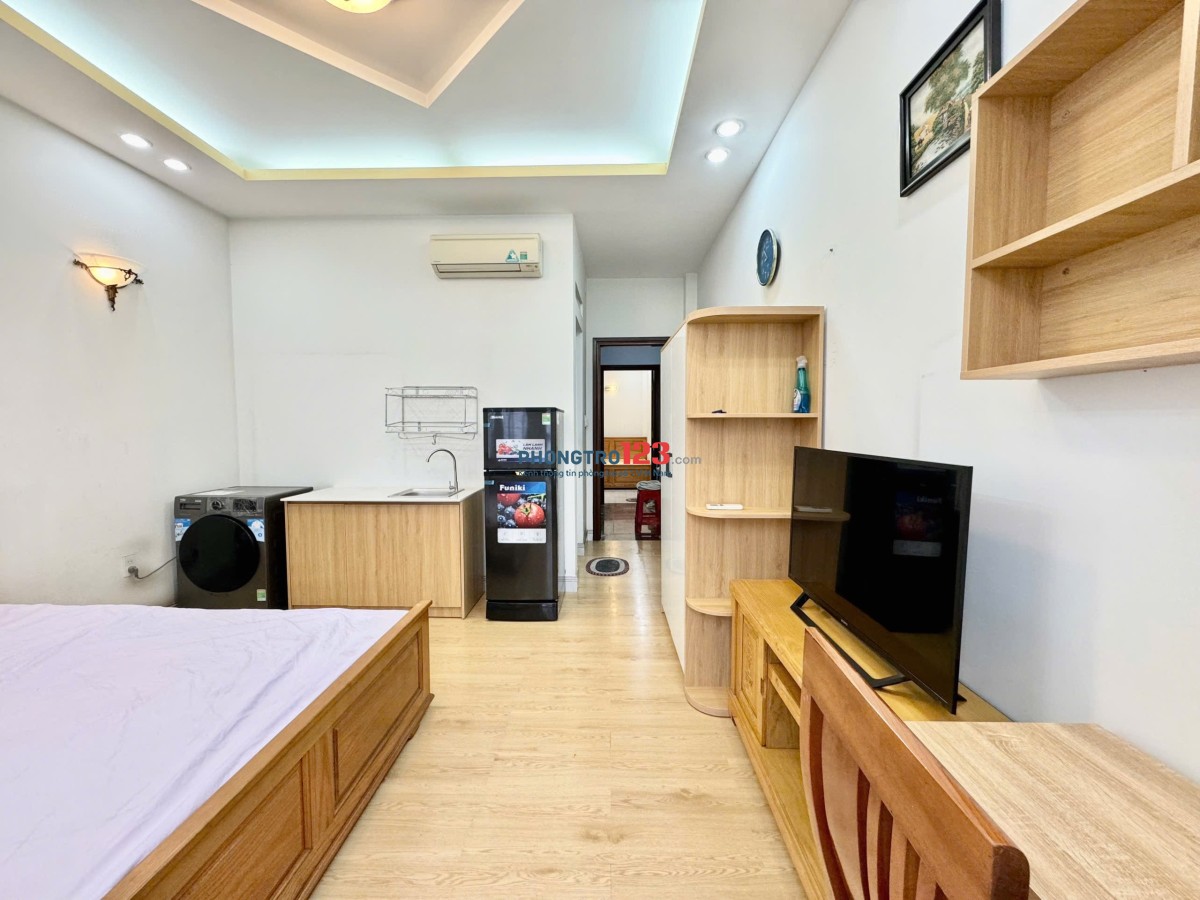 Căn hộ studio ngay Phố ẩm thực Phan Xích Long