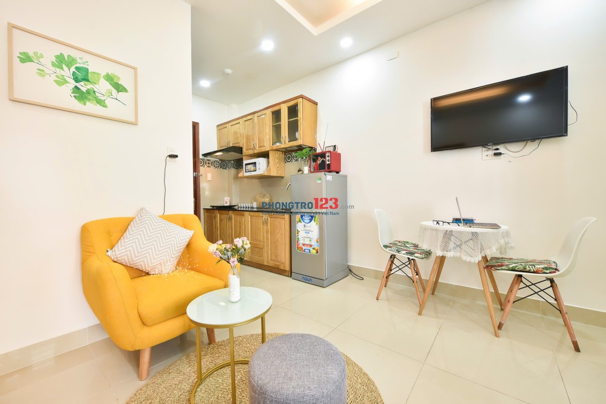 Studio ban công 1PN Trần Hưng Đạo Q1 sát bên Phố Bùi Viện, công viên 23/9, chợ Bến Thành, ĐH Văn Lan