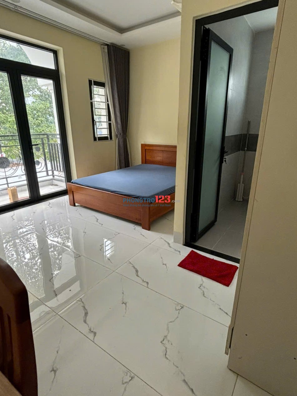 Còn 2 phòng nội thất như hình, bếp chung, Trường Sa sát cầu Thị Nghè !