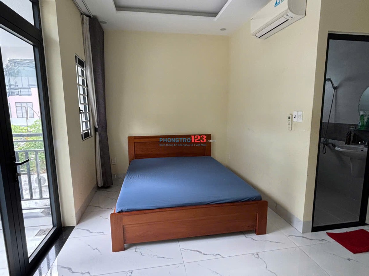 Còn 2 phòng nội thất như hình, bếp chung, Trường Sa sát cầu Thị Nghè !