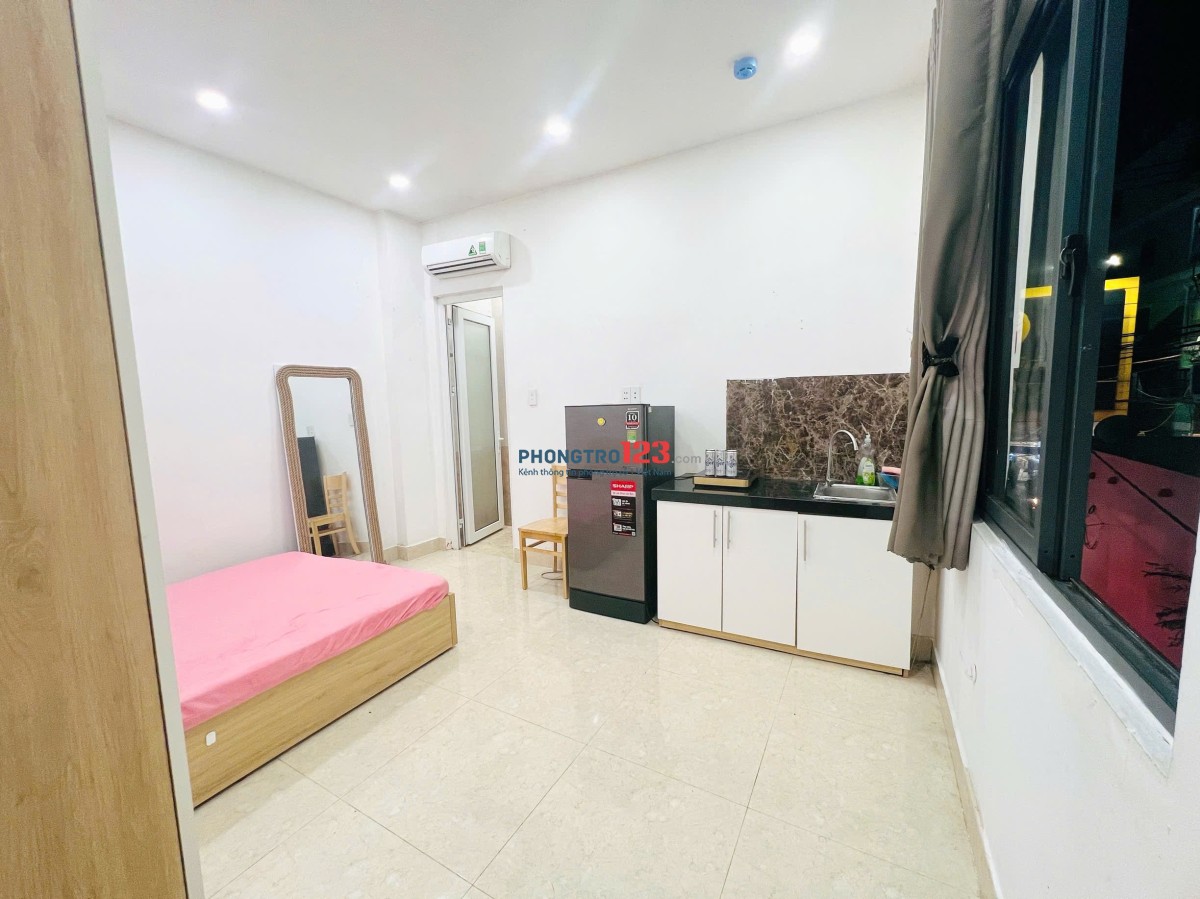 Trống sẵn studio thang máy ở Tôn Đản ,Quận 4 gần ĐH Luật , ĐH Nguyễn Tất Thành