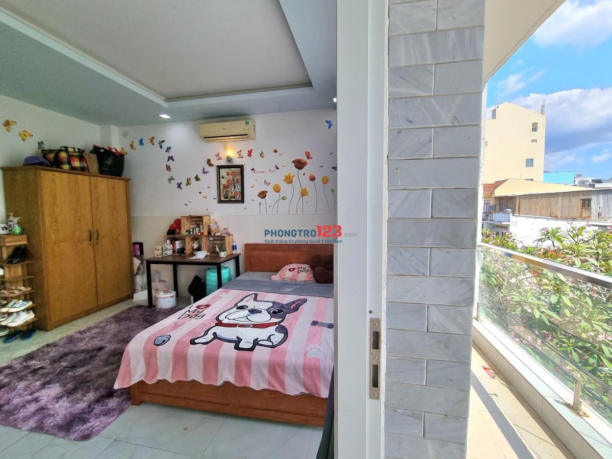 Cho thuê phòng có ban công tại trung tâm Quận 7