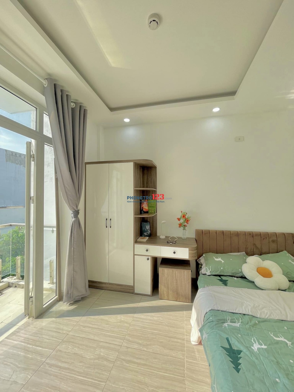 Cho Thuê Phòng Studio - FULL Nội Thất - Ban Công Rộng Rãi Tại Hoàng Hoa Thám